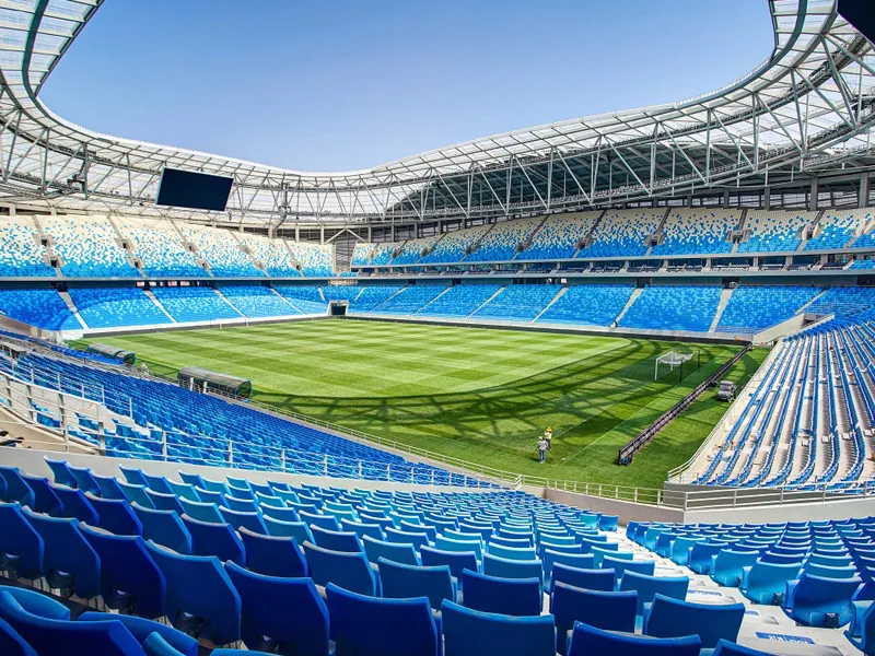 Fußballstadion mit Stahlkonstruktion